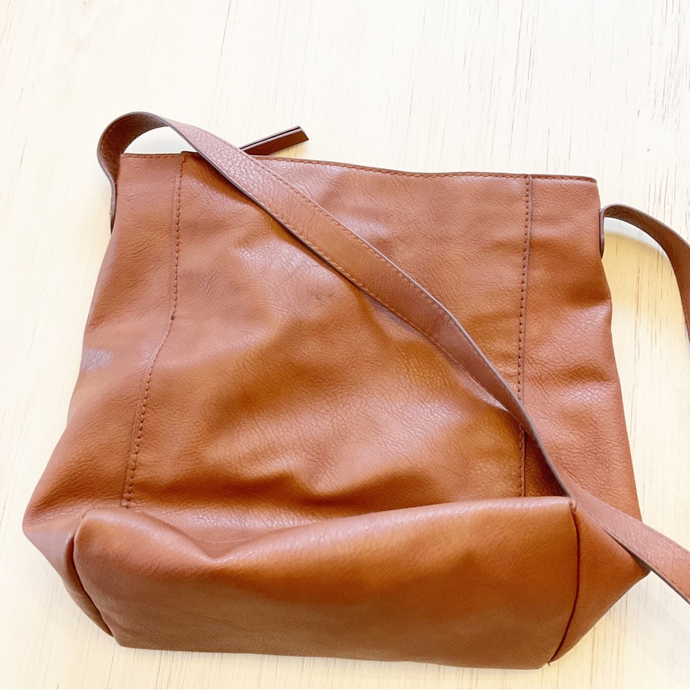 Universal Thread Zip Closure Bucket Shoulder Bag … - image 4